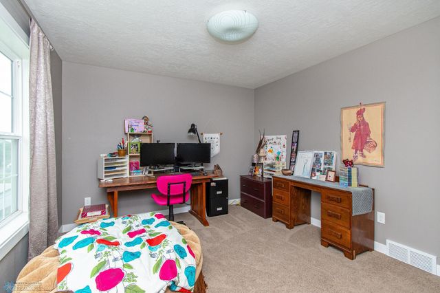 3827 15th Street S, Moorhead, MN 56560