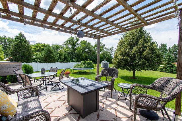 3827 15th Street S, Moorhead, MN 56560