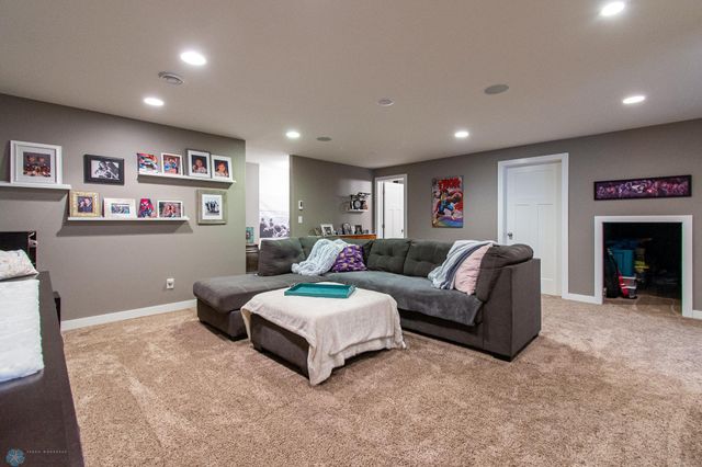 3827 15th Street S, Moorhead, MN 56560
