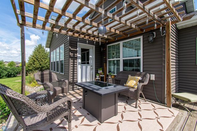 3827 15th Street S, Moorhead, MN 56560