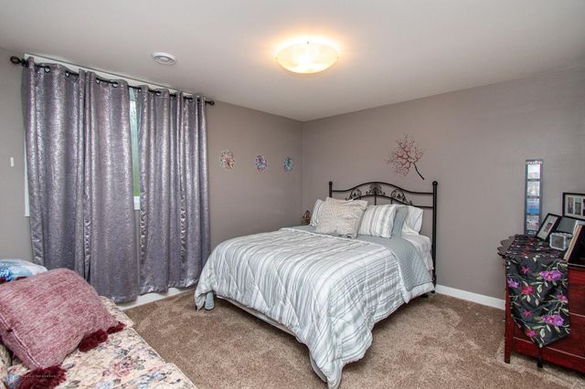 3827 15th Street S, Moorhead, MN 56560
