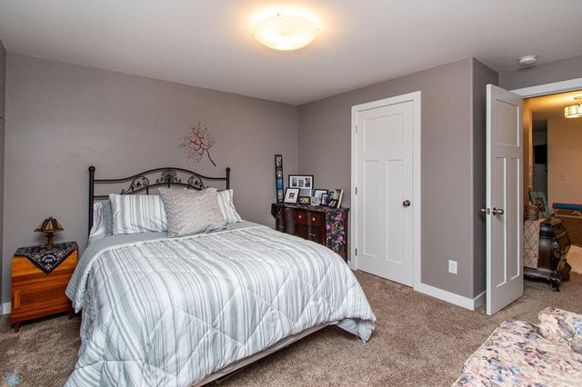 3827 15th Street S, Moorhead, MN 56560