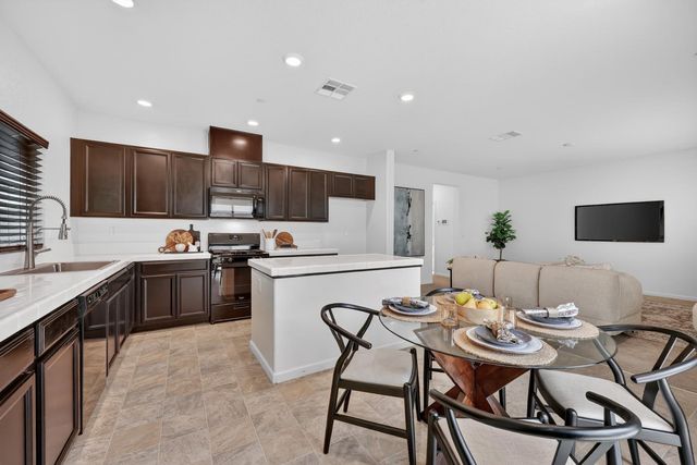 3819 Havenparke Way, Sacramento, CA 95834