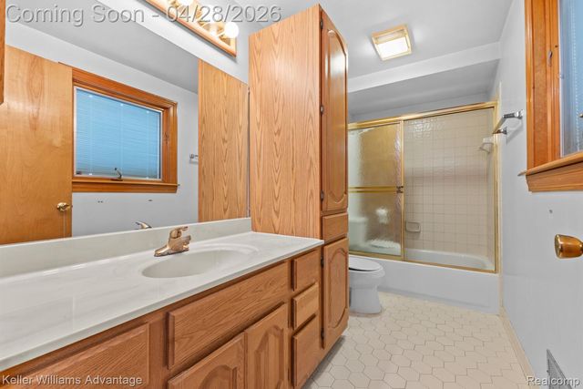 39192 Howell Street, Livonia, MI 48154