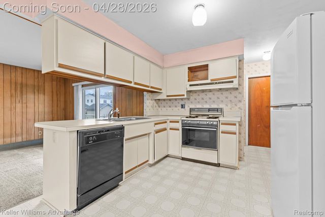 39192 Howell Street, Livonia, MI 48154