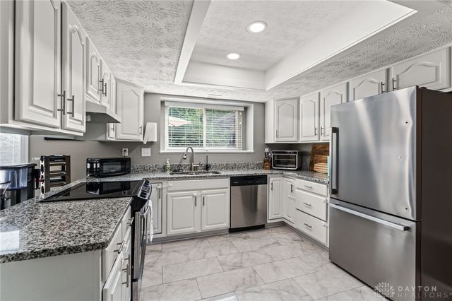 9038 Woodstream Lane, Dayton, OH 45458