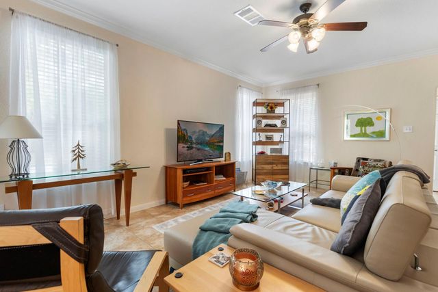3 Avenswood Place, The Woodlands, TX 77382