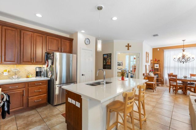 3 Avenswood Place, The Woodlands, TX 77382