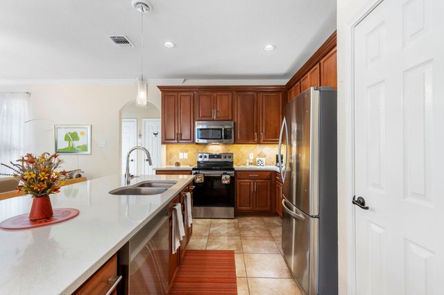 3 Avenswood Place, The Woodlands, TX 77382