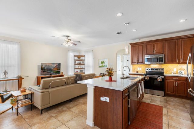 3 Avenswood Place, The Woodlands, TX 77382