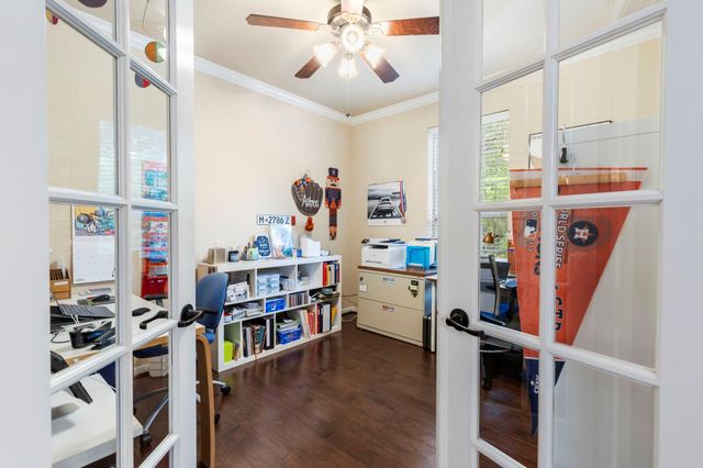 3 Avenswood Place, The Woodlands, TX 77382