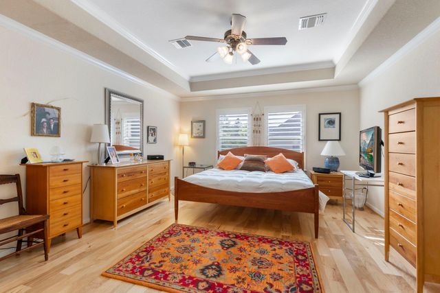 3 Avenswood Place, The Woodlands, TX 77382