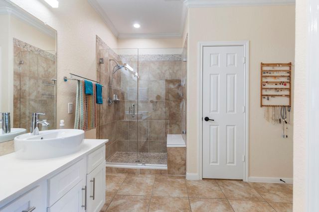 3 Avenswood Place, The Woodlands, TX 77382