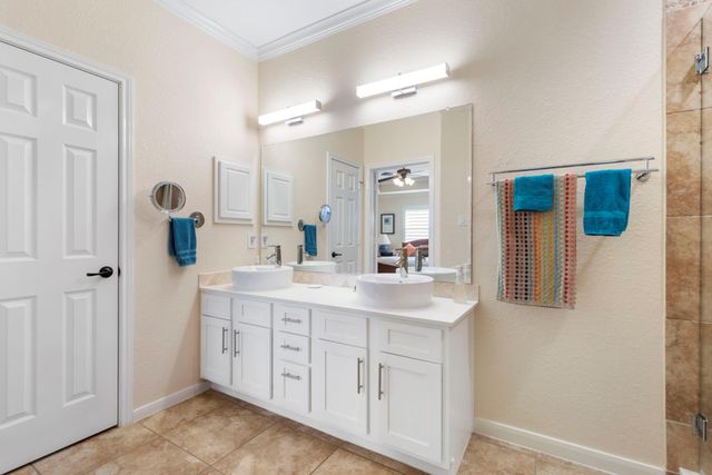 3 Avenswood Place, The Woodlands, TX 77382