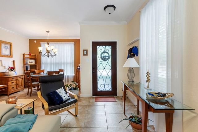 3 Avenswood Place, The Woodlands, TX 77382