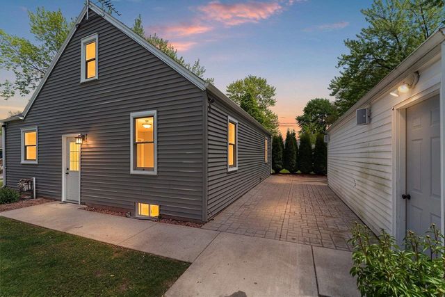 1405 W BREWSTER STREET, Appleton, WI 54914