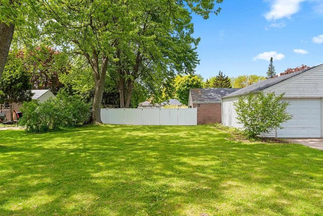 1405 W BREWSTER STREET, Appleton, WI 54914
