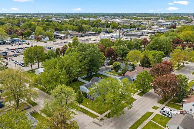 1405 W BREWSTER STREET, Appleton, WI 54914