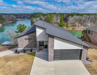 198 Lake Forest Shores Drive, Hot Springs, AR 71913