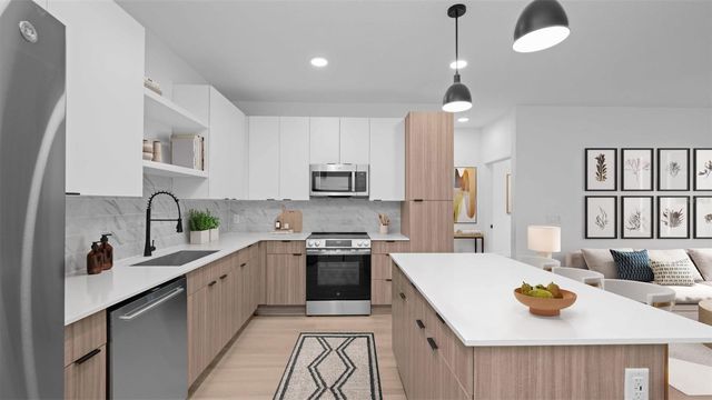 2285 CROWN VILLAGE ROAD TH2, Ocoee, FL 34761