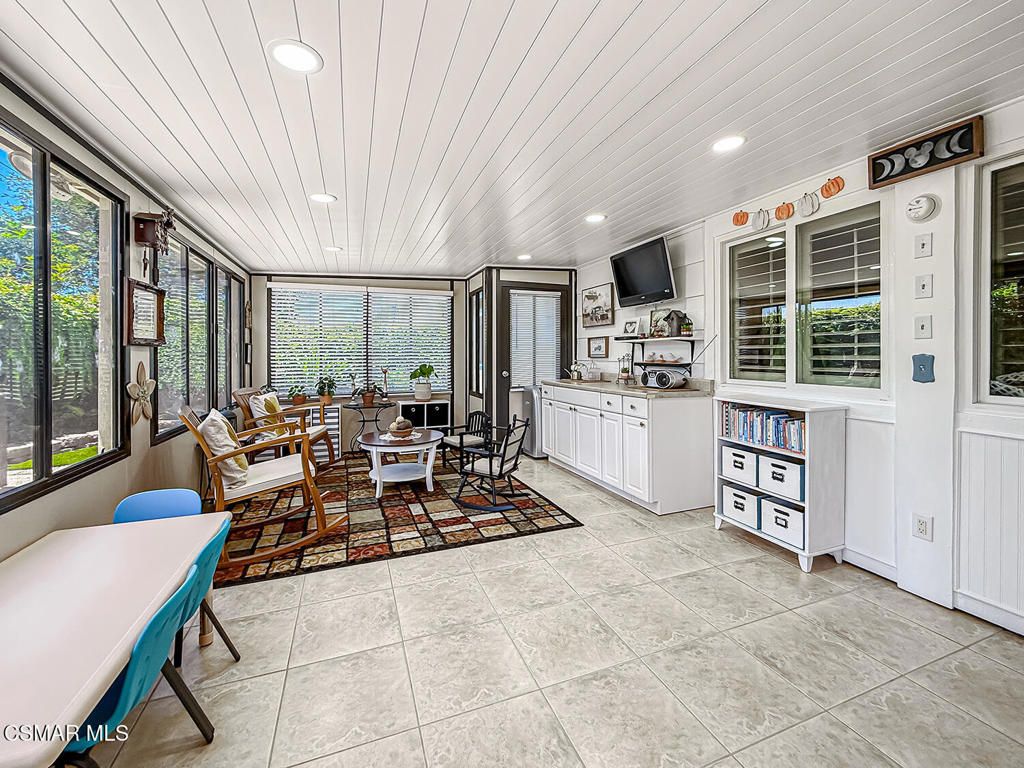 Image 18 of property listing at 1354 Casmalia Court, Simi Valley, CA 93065