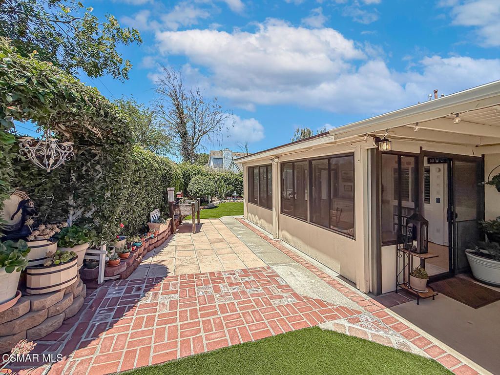 Image 22 of property listing at 1354 Casmalia Court, Simi Valley, CA 93065