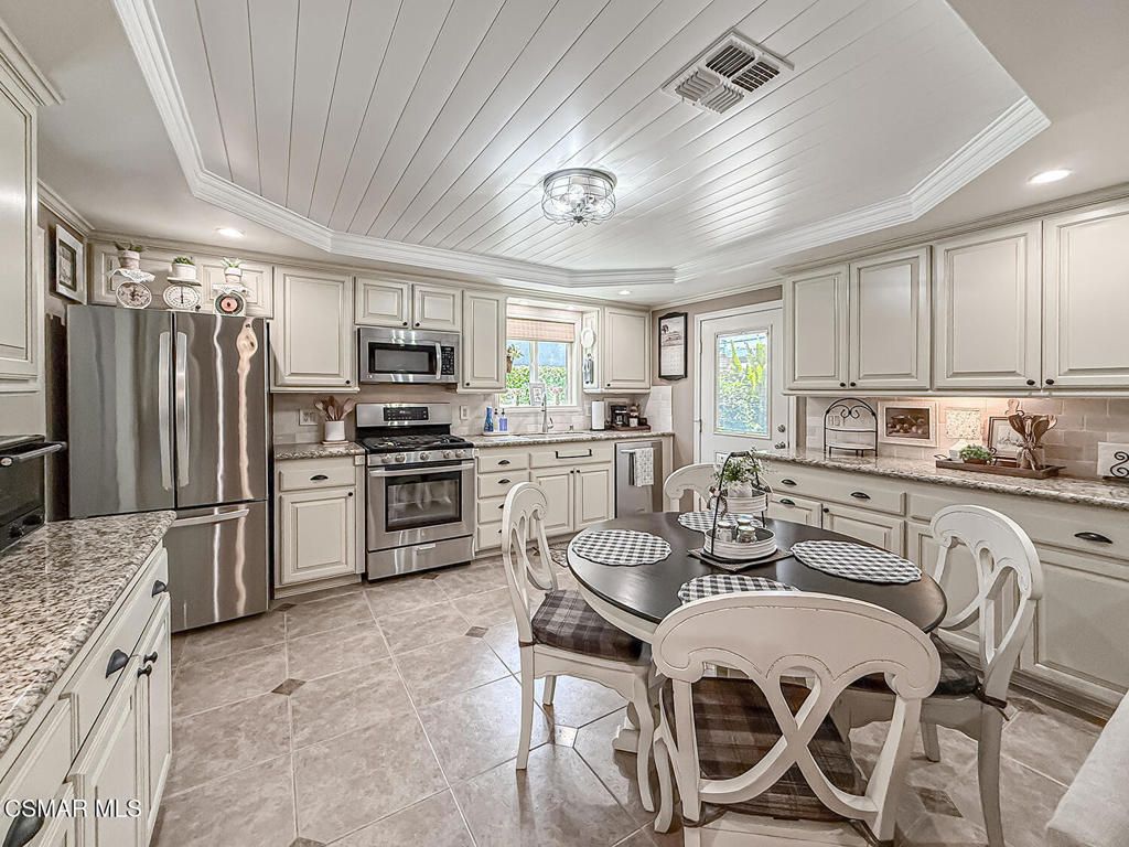 Image 4 of property listing at 1354 Casmalia Court, Simi Valley, CA 93065