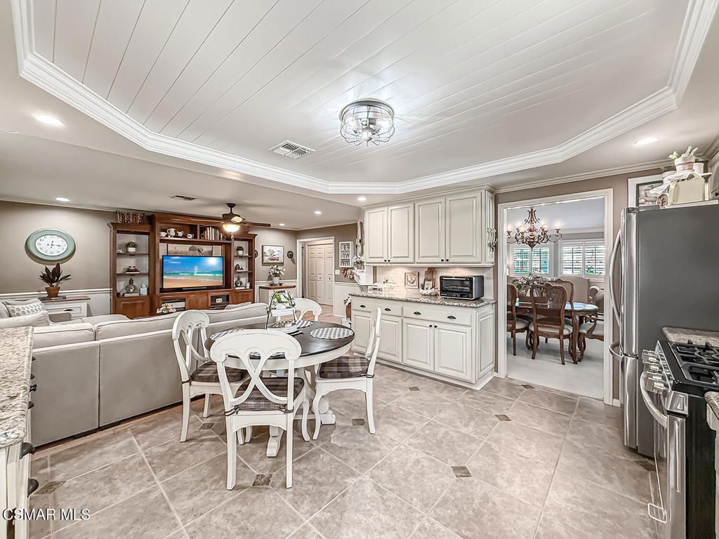 Image 6 of property listing at 1354 Casmalia Court, Simi Valley, CA 93065