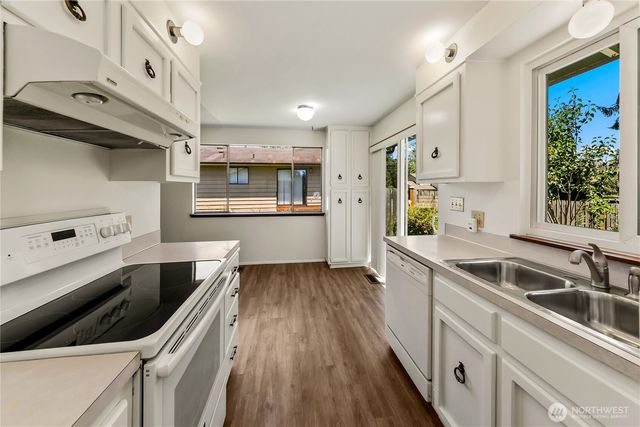 20813 53rd Avenue W, Lynnwood, WA 98036