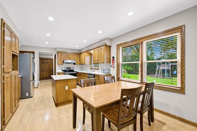 3665 Westwood DRIVE, Brookfield, WI 53005