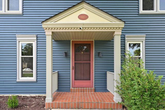 3665 Westwood DRIVE, Brookfield, WI 53005