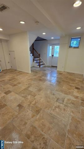 1454 River Road, Edgewater, NJ 07020