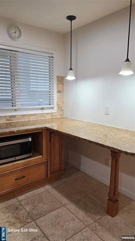 1454 River Road, Edgewater, NJ 07020