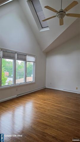 1454 River Road, Edgewater, NJ 07020