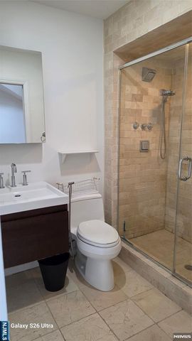 1454 River Road, Edgewater, NJ 07020