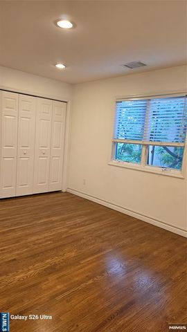 1454 River Road, Edgewater, NJ 07020