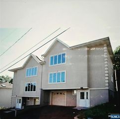 1454 River Road, Edgewater, NJ 07020
