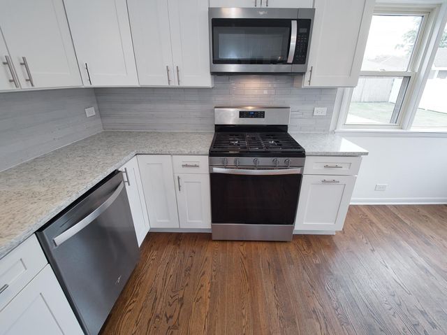 10107 Lawrence Court, Oak Lawn, IL 60453