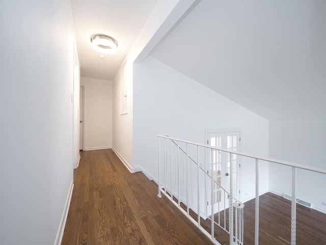 10107 Lawrence Court, Oak Lawn, IL 60453