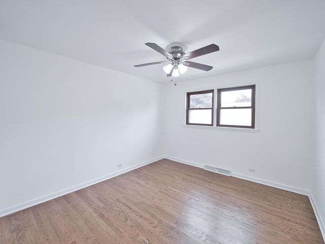 10107 Lawrence Court, Oak Lawn, IL 60453