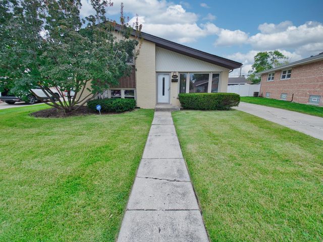 10107 Lawrence Court, Oak Lawn, IL 60453