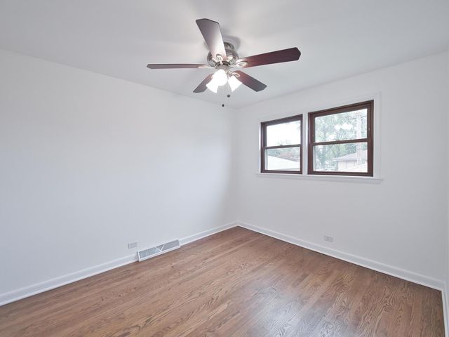 10107 Lawrence Court, Oak Lawn, IL 60453