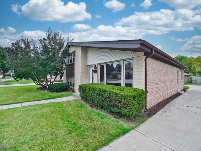 10107 Lawrence Court, Oak Lawn, IL 60453