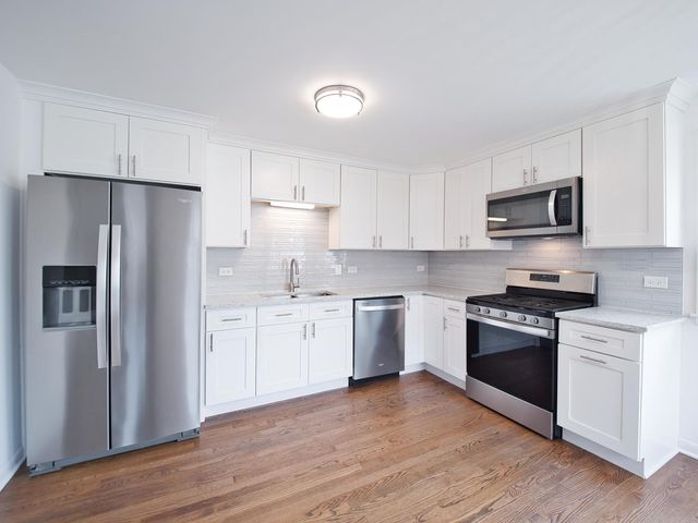 10107 Lawrence Court, Oak Lawn, IL 60453