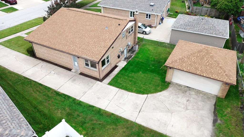 10107 Lawrence Court, Oak Lawn, IL 60453 — photo 2