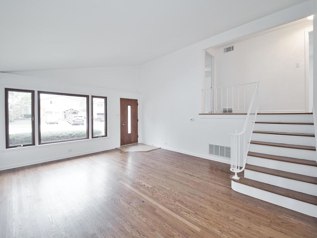10107 Lawrence Court, Oak Lawn, IL 60453 — photo 5