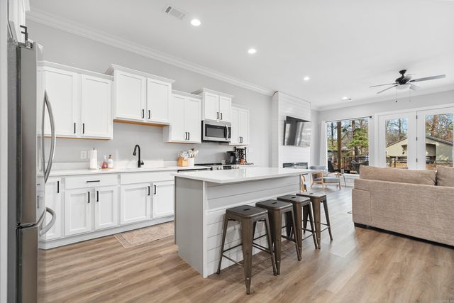 215 Long Beach Drive, Hot Springs, AR 71913