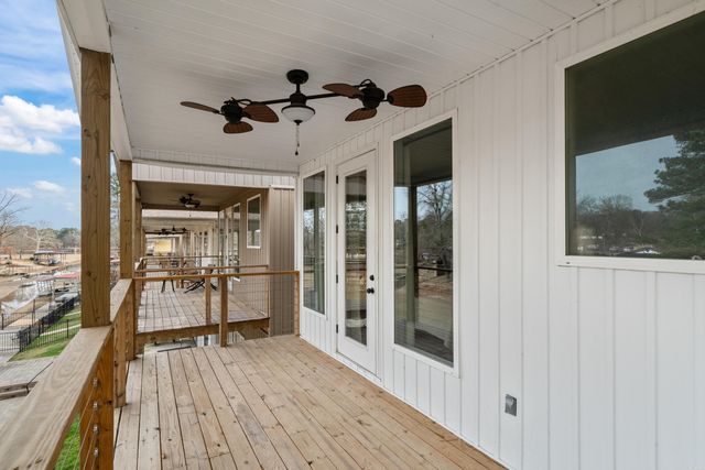 215 Long Beach Drive, Hot Springs, AR 71913