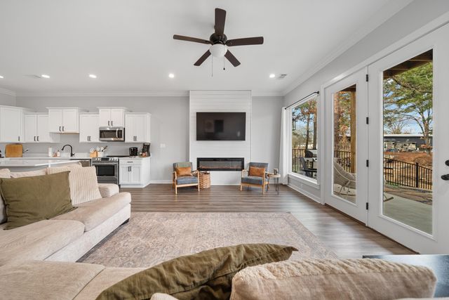 215 Long Beach Drive, Hot Springs, AR 71913