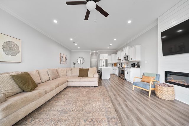 215 Long Beach Drive, Hot Springs, AR 71913